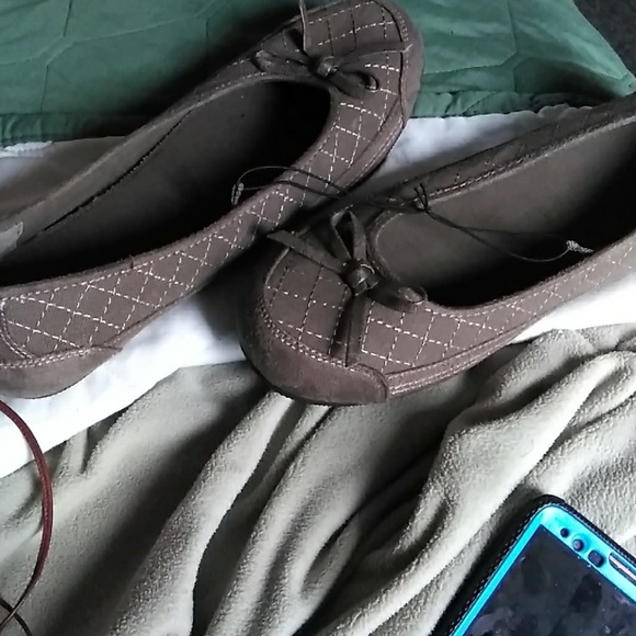 Flats - Picture 2 of 2